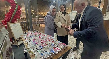 Nişanda şeker yerine mama dağıttılar