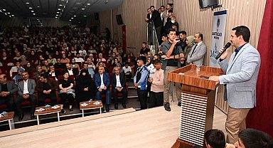 Nurullah Genç, Battalgazi'de gençlerle buluştu