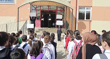 Öğrenciler de kadına şiddete 'hayır' dedi