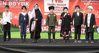 Öğrenciler kostüm giyerek tarihi kahramanları canlandırdı