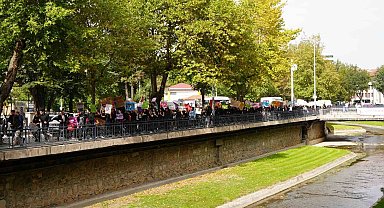 Öğrencilerden kadına şiddete tepki yürüyüşü