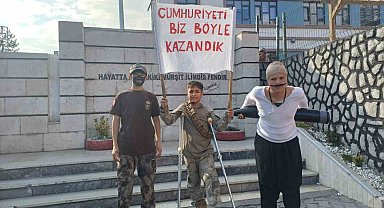 Öğrencilerin 29 Ekim gösterisi büyük beğeni topladı