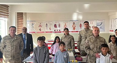 Öğrencilerin mektuplarına jandarmadan anlamlı ziyaret