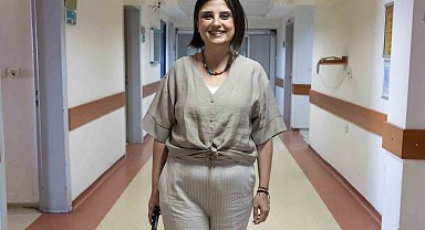 Öğretim üyesinin kendi kendine elle muayenesi hayatını kurtardı