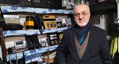 Oluşturduğu müzede 4 bine yakın antika ürün sergiliyor