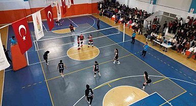 Onikişubat Belediyesi'nin Cumhuriyet Spor Şöleni'nde final heyecanı