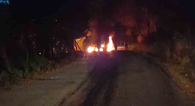 Ordu'da panik anları: İş makinesi yüklü tır bir anda alevler içerisinde kaldı