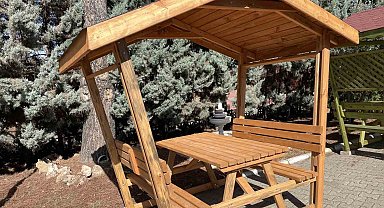 Osmaneli Belediyesi Ahşap Atölyesi'nden okullara ve parklara destek