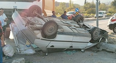 Osmaniye'de otomobil ile kamyonet çarpıştı: 3 yaralı