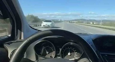 Otobanda ters yönden ilerledi, kaza böyle teğet geçti