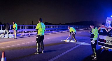 Otobanda yolun karşısına geçmek isteyen yayaya otomobil çarptı: 1 ölü