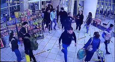 Otobüste tartışan yolcunun yakınları, yanlış muavin ve şoförü hastanelik etti