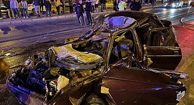 Otomobil demir yüklü tıra çarptı: 1 ağır yaralı