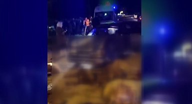 Otomobil koyun sürüsüne çarptı; 6 yaralı, 20 koyun telef oldu