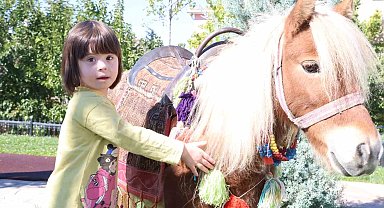 Özel çocuklar, hayvanlar ile vakit geçirdi