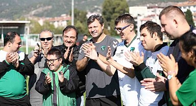 Özel çocuklar Kocaelispor futbolcularıyla bir araya geldi