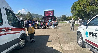 Özel öğrencilere UMKE ve ambulanslar tanıtıldı