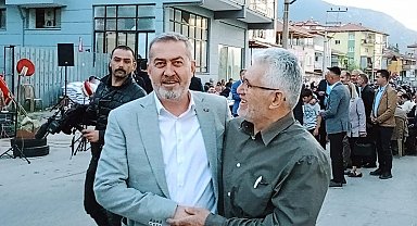 Özpek; "Pamukkale hizmet yerine istifa haberleri alıyor"