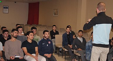 Piri Sami Yurdu'nda diksiyon ve etkili iletişim eğitimi başladı