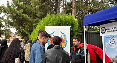 Polis, Anadolu Üniversitesi'nde 10 bin 200 öğrenciyi bilgilendirdi