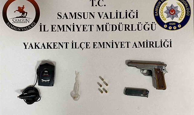 Polisin uygulamasında silah ve radar tespit cihazı ele geçti