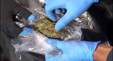 Polisten uyuşturucuya büyük darbe, 73 kilo skunk maddesi ele geçirildi