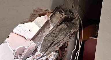 Profilo Alışveriş Merkezi'nin yıkımı esnasında yan apartmana çelik direk saplandı, 1 kişi de ölümden döndü