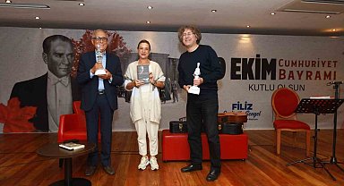 "Cumhuriyet'in Aydınlığı" mısralarla melodileri buluşturdu
