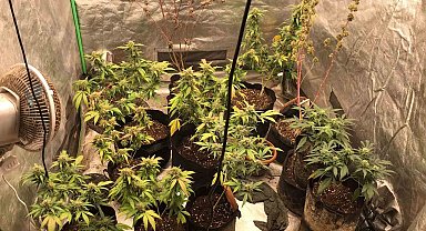 "Tehdit ve hakaret" suçundan aranan firari uyuşturucu operasyonunda yakalandı