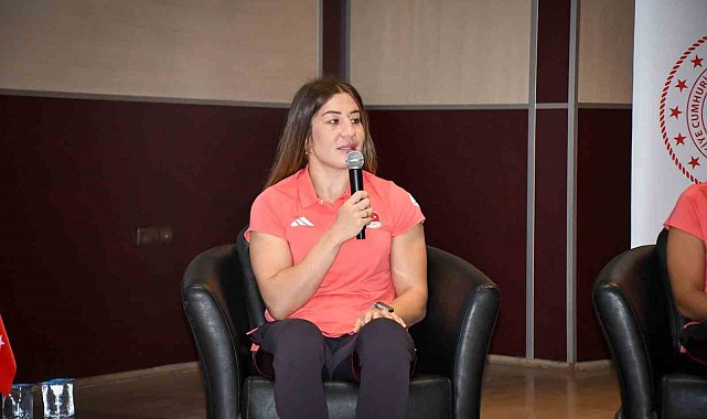 "Zirvedeki Sporcu Buluşmaları" Gençlere İlham Verdi