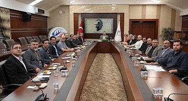 Rektör Kırışık, üniversitenin dergi editörleriyle bir araya geldi