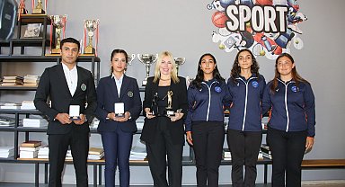 Rektör Özkan şampiyonlarla buluştu