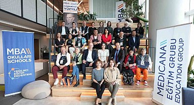 Ressamlar Cumhuriyet'in 101. Yılı için Cumhuriyet Yüzyılı Sanat Çalıştayında bir araya geldi