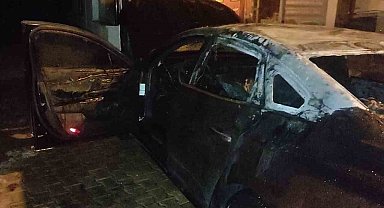 Reyhanlı'da yanan araç kullanılmaz hale geldi
