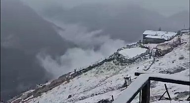 Rize'nin yaylaları beyaza büründü