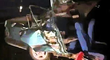 Römorka çarpan otomobil paramparça oldu: 1 ölü, 1 yaralı