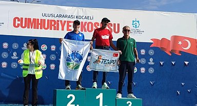 Sakaryalı atletler Cumhuriyet Koşusu'ndan madalyalarla döndü