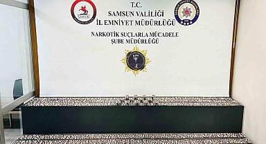 Samsun'da bir araçta 5 bin 530 adet sentetik ecza ele geçirildi