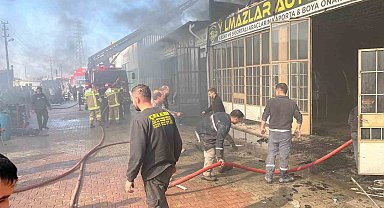 Sanayi sitesinde çıkan yangında 5 dükkan zarar gördü