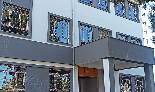 Sarıgöl'de Şehit Esin Akay Ortaokulu ve 4 Eylul İlkokulu eğitime hazır