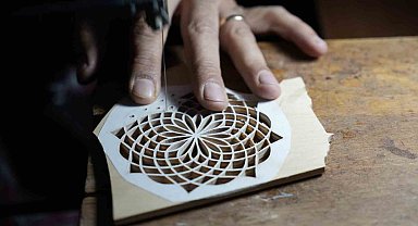 Sedef Kakma sanatının genç temsilcisi kadim geleneği devam ettiriyor