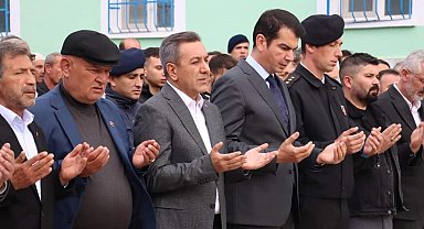 Şehit babası son yolculuğuna dualarla uğurlandı