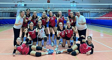 Şehzadeler'in kızları Kula Belediyespor'u mağlup etti: 3-0