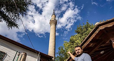 Sekiz asırlık cami aslına çevriliyor
