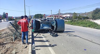 Seydikemer'de otomobil takla attı: 2 yaralı