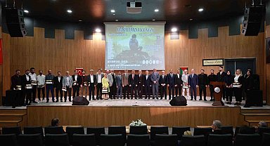 Şiirlerini 'Filistin' için kitaplaştırdılar