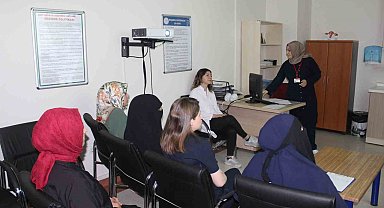 Siirt'te anne adayları gebe okulu ile doğuma hazırlanıyor