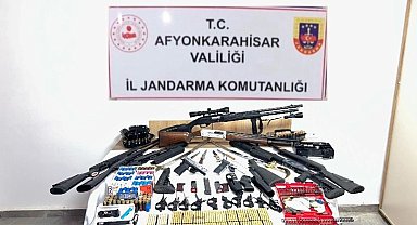 Silah kaçakçısını jandarma yakaladı