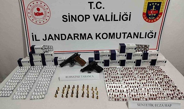 Sinop'ta uyuşturucu hap ve 3 tabanca ele geçirildi