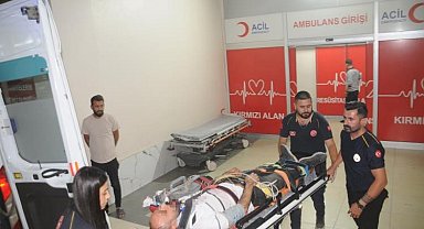 Şırnak'ta tır hafif ticari araçla kafa kafaya çarpıştı: 3 yaralı